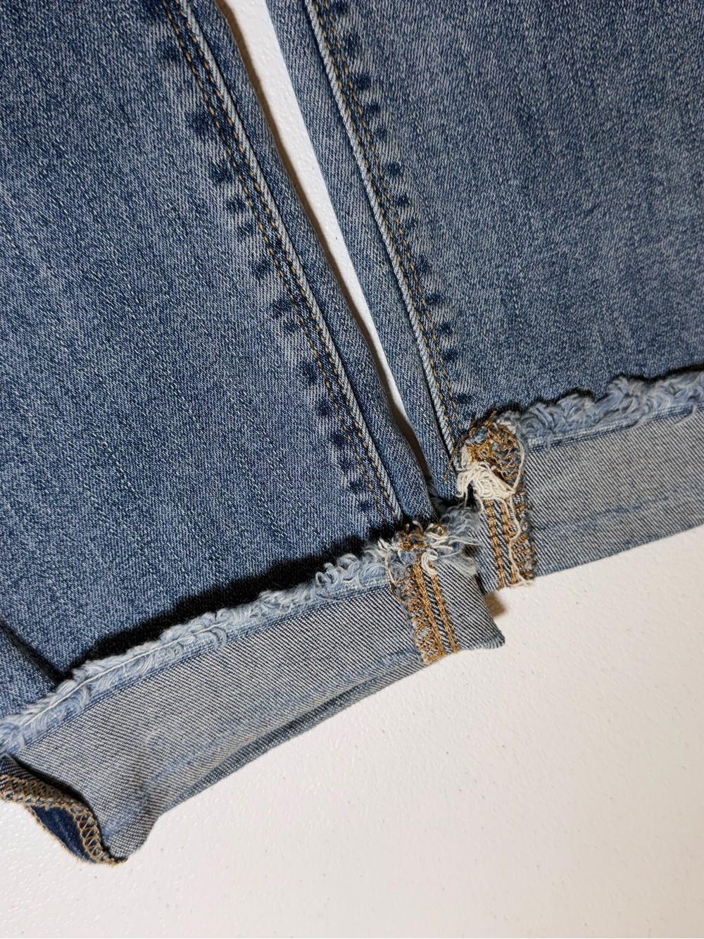 Lucky Brand Skinny Jeans Women’s Size 4/27 Medium Wash Distressed Raw Hem EUC - Picture 5 of 13